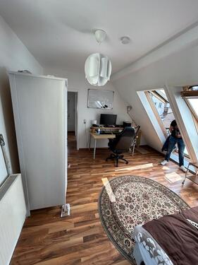 Foto - Helles WG-Zimmer in Stuttgart-West – zentrale Lage