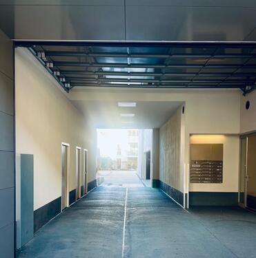 Foto - extrem selten, 1 x Stellplatz im Doppelparker Bautzner Str. 73