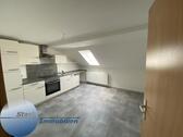 Foto - STARK! Geräumige Dachgeschoss-Wohnung mit Einbauküche!