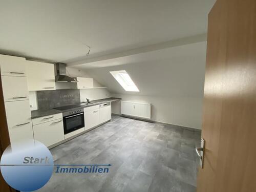 Foto - STARK! Geräumige Dachgeschoss-Wohnung mit Einbauküche!