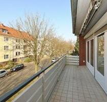 TT bietet an: 2,5-Zimmer-Mietwohnung mit Balkon im Villenviertel! - Wilhelmshaven Heppens