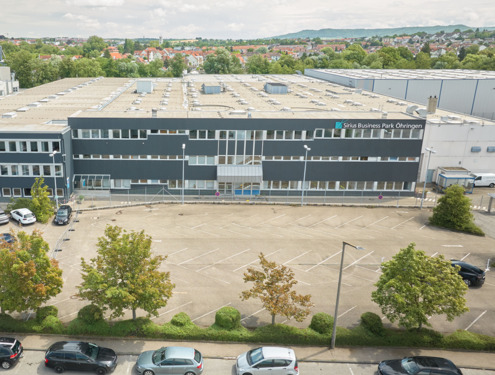 Foto - PKW-Stellplätze im Gewerbegebiet.Morgens einfach entspannter zur Arbeit.
