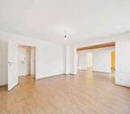 Foto - Helle 4-Zimmer-Wohnung mit Loggia & Einzelgarage - Nähe Bahnhof