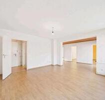 Helle 4-Zimmer-Wohnung mit Loggia & Einzelgarage - Nähe Bahnhof - Lahr (Schwarzwald)