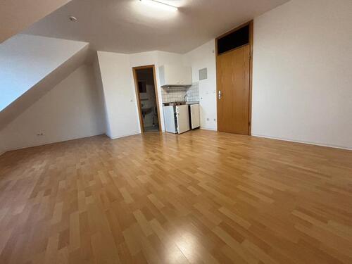 Foto - 1 Zimmer Dachgeschoßwohnung zur Miete in Regensburg