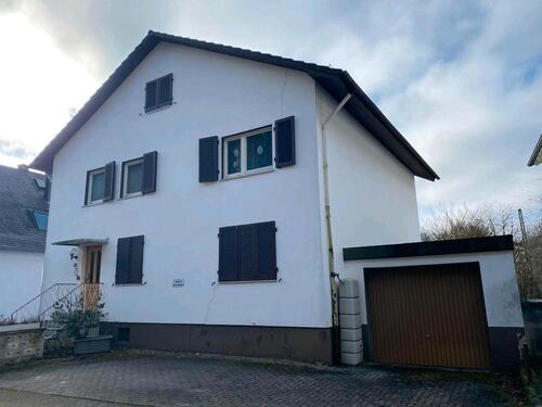 Foto - Zweifamilienhaus mit großem Garten