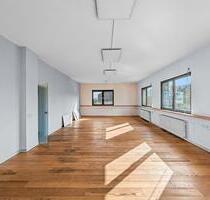 Gewerbeeinheit mit 133 m2 Büro-Praxisfläche in Neu-Anspach