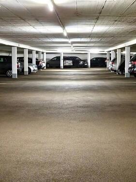 Foto - Tiefgaragenplatz in gepflegter Wohngegend