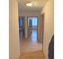 3-Zimmer-Dachgeschosswohnung mit Einbauküche, Keller, Stellplatz - Reinhardshagen