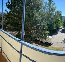 2-Raum-Wohnung in Greifswald, 2.OG, mit S-Balkon u PKW Stellplatz