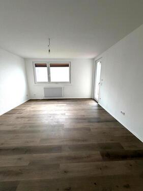 Foto - Frisch kernsanierte Wohnung mit Garage