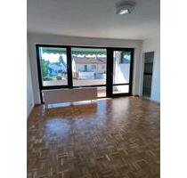 Helle 1-Zimmer-Wohnung mit Garage und großem Balkon - Bielefeld Sennestadt