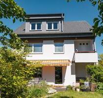 Einfamilienhaus Neuwied - 4 Garagen, neues Dach, neue Heizung