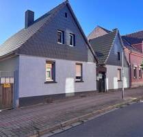 Kleines sanierungsbedürftiges Einfamilienhaus in Helbra
