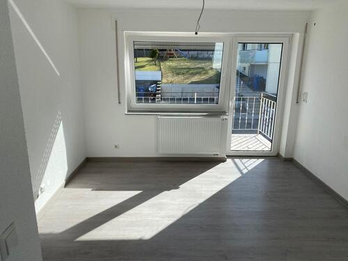 Foto - 3 Zimmer mit großer Terrasse - 750,00&nbsp;EUR Kaltmiete, ca.&nbsp; 66,00&nbsp;m&sup2;