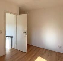 Helle 2-Zimmer-Wohnung mit EBK, Stellplatz & zusätzlichem DG-Raum - Eitelborn