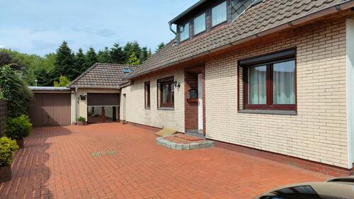 Foto - HausBungalow mit ausgeb.Dachgeschoss in ruhigerzentraler Lage