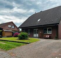 IMMOBILIEN GUMNIOR präsentiert: renovierte 3 Zimmer-Dachgeschosswohnung in Salzbergen-Holsten