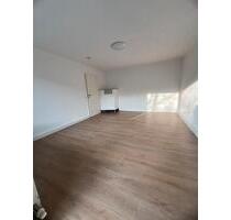 Schöne Sanierte 2 Zimmer Wohnung in 71642 Ludwigsburg - Kirchheim unter Teck