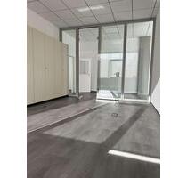 Büro mit lichtdurchfluteten Räumen und moderner Ausstattung in 1-A-Lage - München Moosach