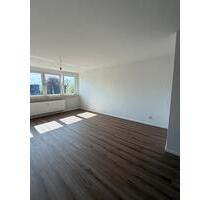 Frisch renovierte Dachgeschosswohnung mit Loggia in Elmshorn Süd - Kölln-Reisiek