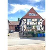 Mehrfamilienhaus + Nebengebäude und Baugrundstück - Göttingen Oststadt