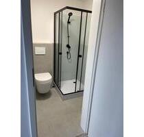 2 Zimmer Wohnung renoviert mit neuem laminatboden, Elektrik Bad - Oberhausen