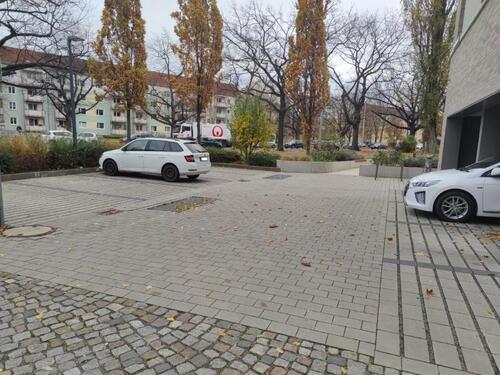 Foto - PKW-Außenstellplatz in DD-Johannstadt 