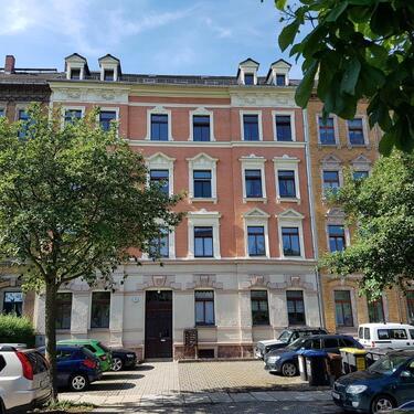 Foto - ** herrliche 3 Raum mit Balkon, neu gemalert und neue Beläge, Einbauküche in Hilbersdorf