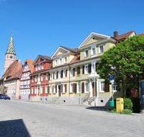 BIETE Charmante 2-Zi-Wohnung - 535,00 EUR Kaltmiete, ca.  57,30 m² in Bad Windsheim (PLZ: 91438)