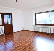 Naturliebhaber aufgepasst! 4ZKB EG Wohnung renoviert - Fürstenberg