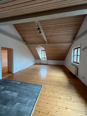 Foto - Helle 3Zimmer-Dachgeschosswohnung mit großer überdachter Terrasse