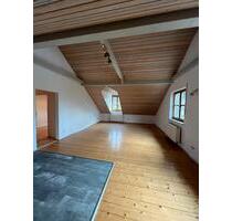 Helle 3Zimmer-Dachgeschosswohnung mit großer überdachter Terrasse - Vilshofen an der Donau