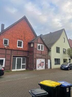 Foto - Einfamilienhaus mit Einliegerwohung, Garten und Garage