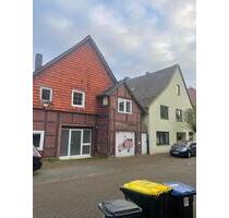 Einfamilienhaus mit Einliegerwohung, Garten und Garage - Sachsenhagen