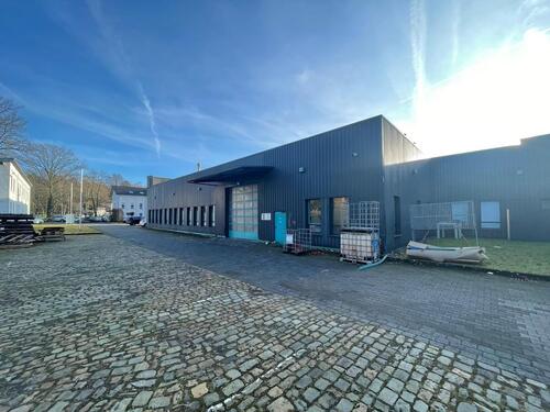 Foto - Produktionshalle Gewerbehalle Industriehalle