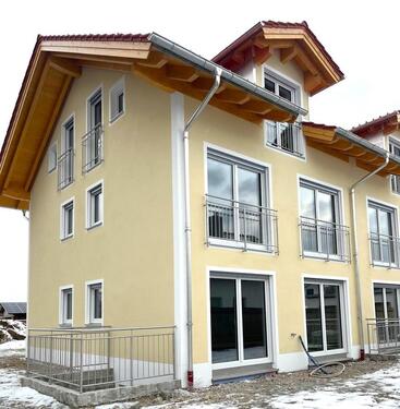 Foto - Doppelhaushälfte - 2.750,00&nbsp;EUR Kaltmiete, ca.&nbsp; 174,00&nbsp;m&sup2;