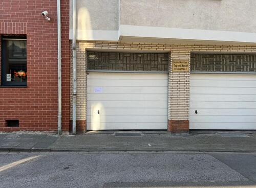 Foto - Stellplatz in einer Tiefgarage in Duisburg Zentrum zu vermieten.