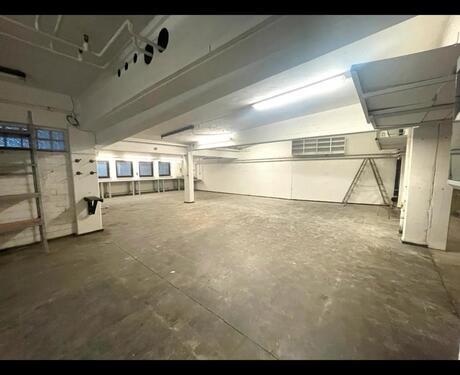 Foto - Halle Produktion Lager zu vermieten – Esslingen-Berkheim