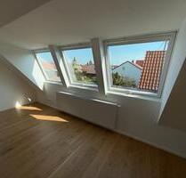 Helle 3-Zimmer DG Maisonette Wohnung in Wolfschlugen 72649
