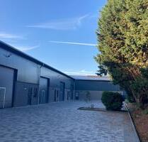 261 m2 Lagerhalle mit Büro, WC, Teeküche in Kempen zu vermieten.