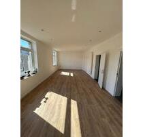 Sanierte Helle 2 Zimmer-Wohnung am Schmölderpark (ab 1.04.26) - Mönchengladbach Süd