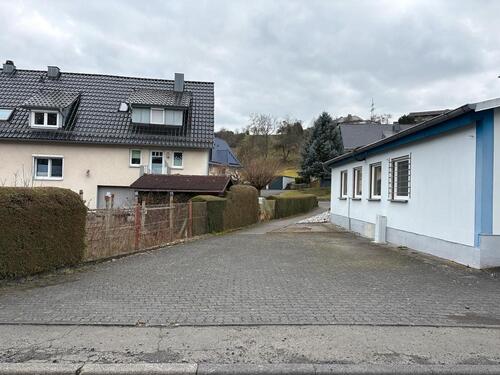 Foto - Großer Stellplatz zu vermieten – ideal für Wohnwagen, Anhänger