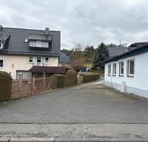 Großer Stellplatz zu vermieten – ideal für Wohnwagen, Anhänger - Breitscheid