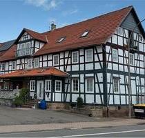Neu 5-6 Zimmer EBK, 2 Bäder, 2 Kaminöfen,Balkon Neu renoviert! - Bad Wildungen