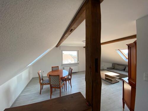 Foto - Helle 3-Zi. Dachgeschosswohnung mit Küche und Garage