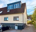 Foto - Modernes Einfamilienhaus mit Garten und ausgebautem Dachgeschoss