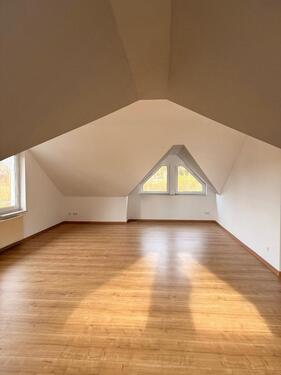 Foto - Helle Dachgeschosswohnung - 800,00&nbsp;EUR Kaltmiete,