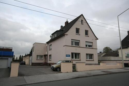 Foto - 3 familienhaus mit Gewerbehalle zu verkaufen