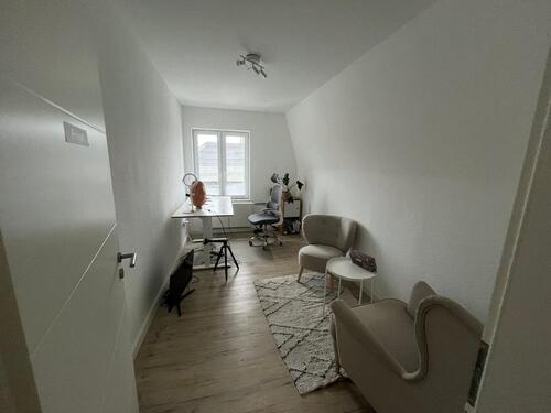 Foto - Büro zu vermieten - 296,00 EUR Kaltmiete,